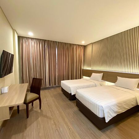 Grand Pasundan Convention Hotel Бандунг Экстерьер фото