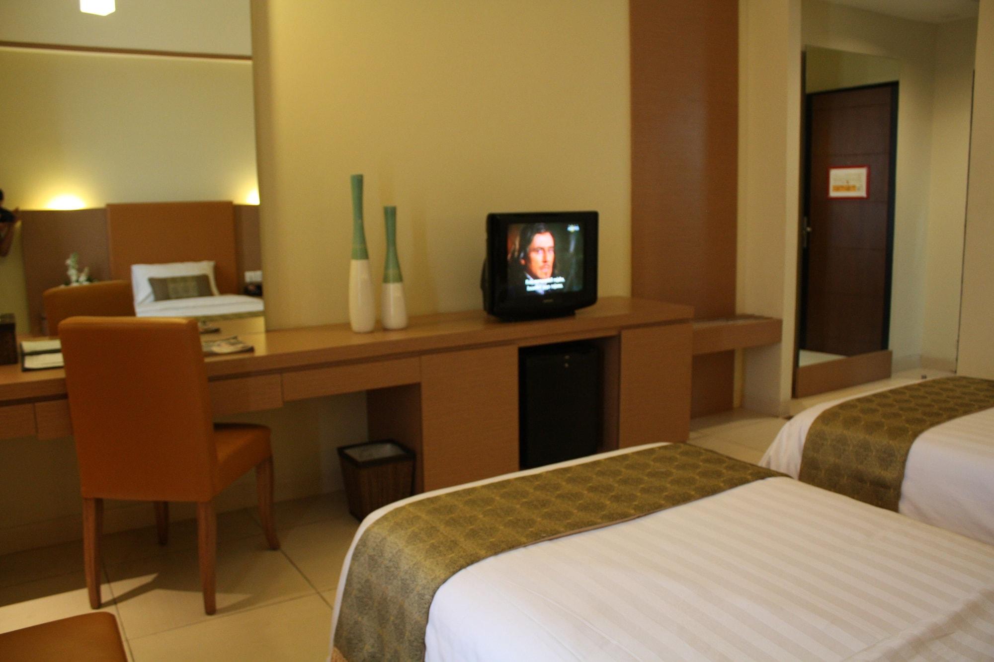 Grand Pasundan Convention Hotel Бандунг Экстерьер фото