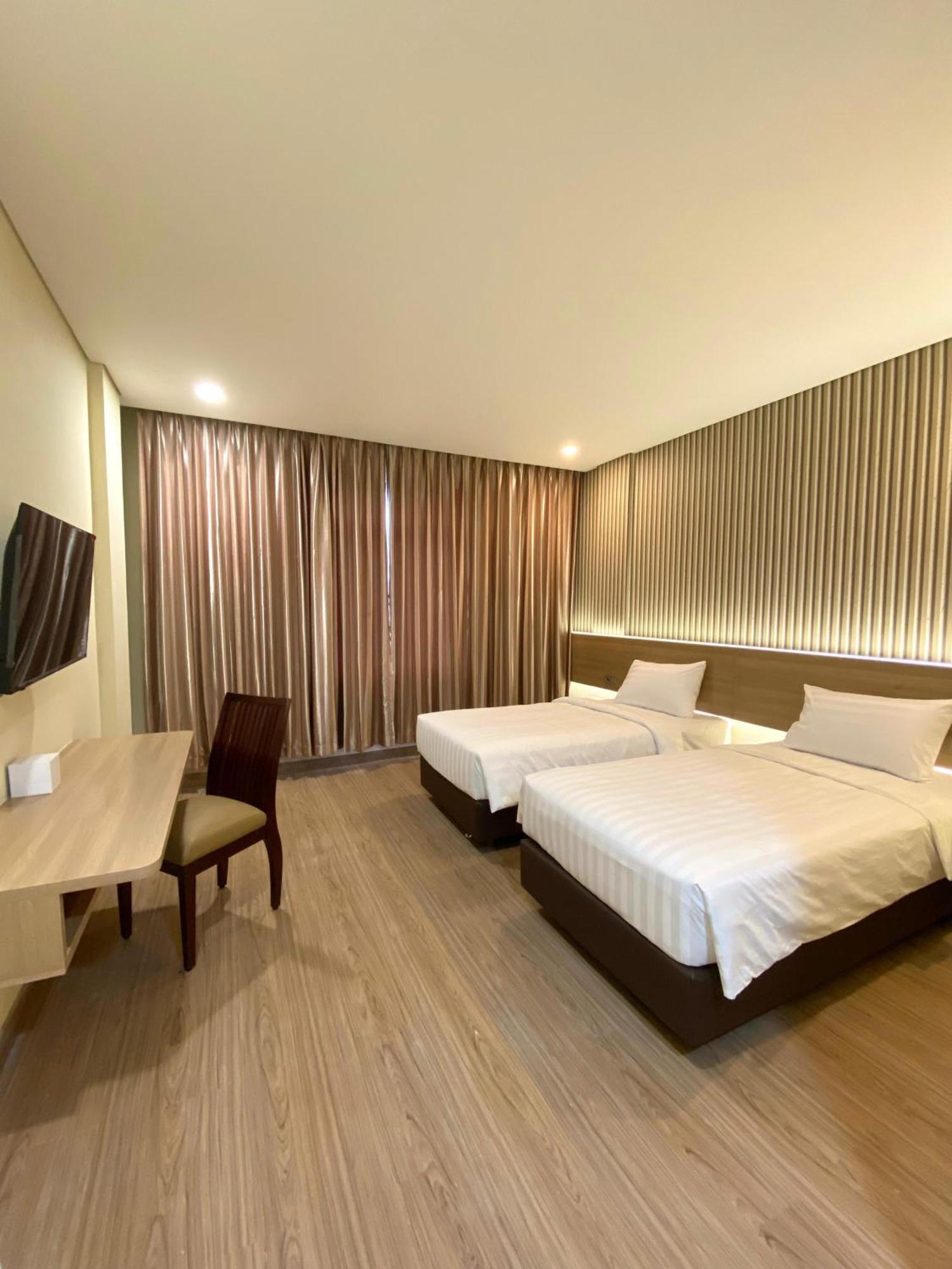 Grand Pasundan Convention Hotel Бандунг Экстерьер фото
