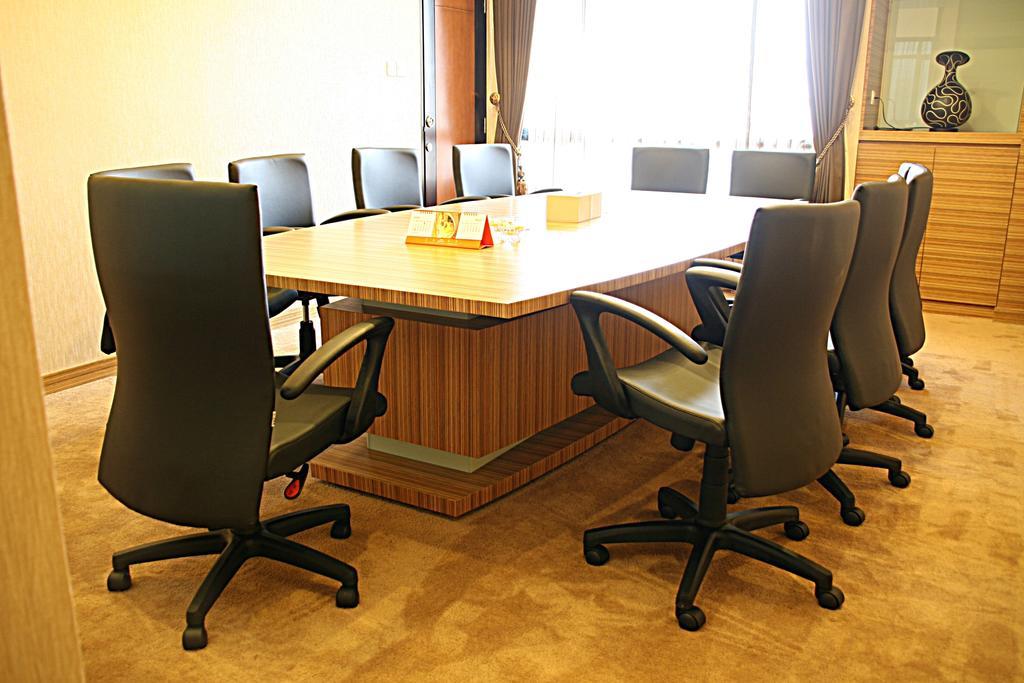 Grand Pasundan Convention Hotel Бандунг Экстерьер фото