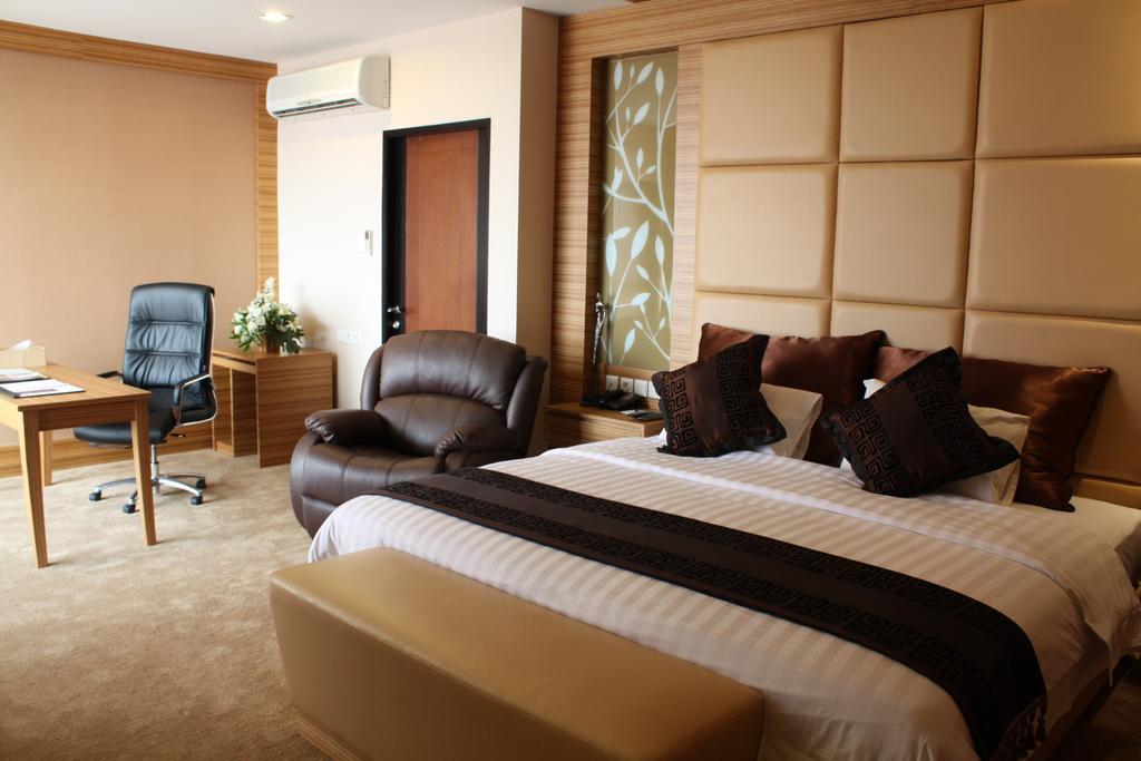 Grand Pasundan Convention Hotel Бандунг Экстерьер фото