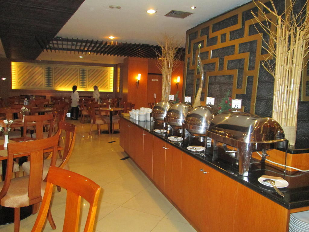 Grand Pasundan Convention Hotel Бандунг Экстерьер фото