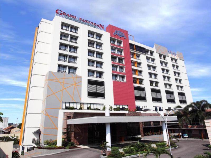 Grand Pasundan Convention Hotel Бандунг Экстерьер фото