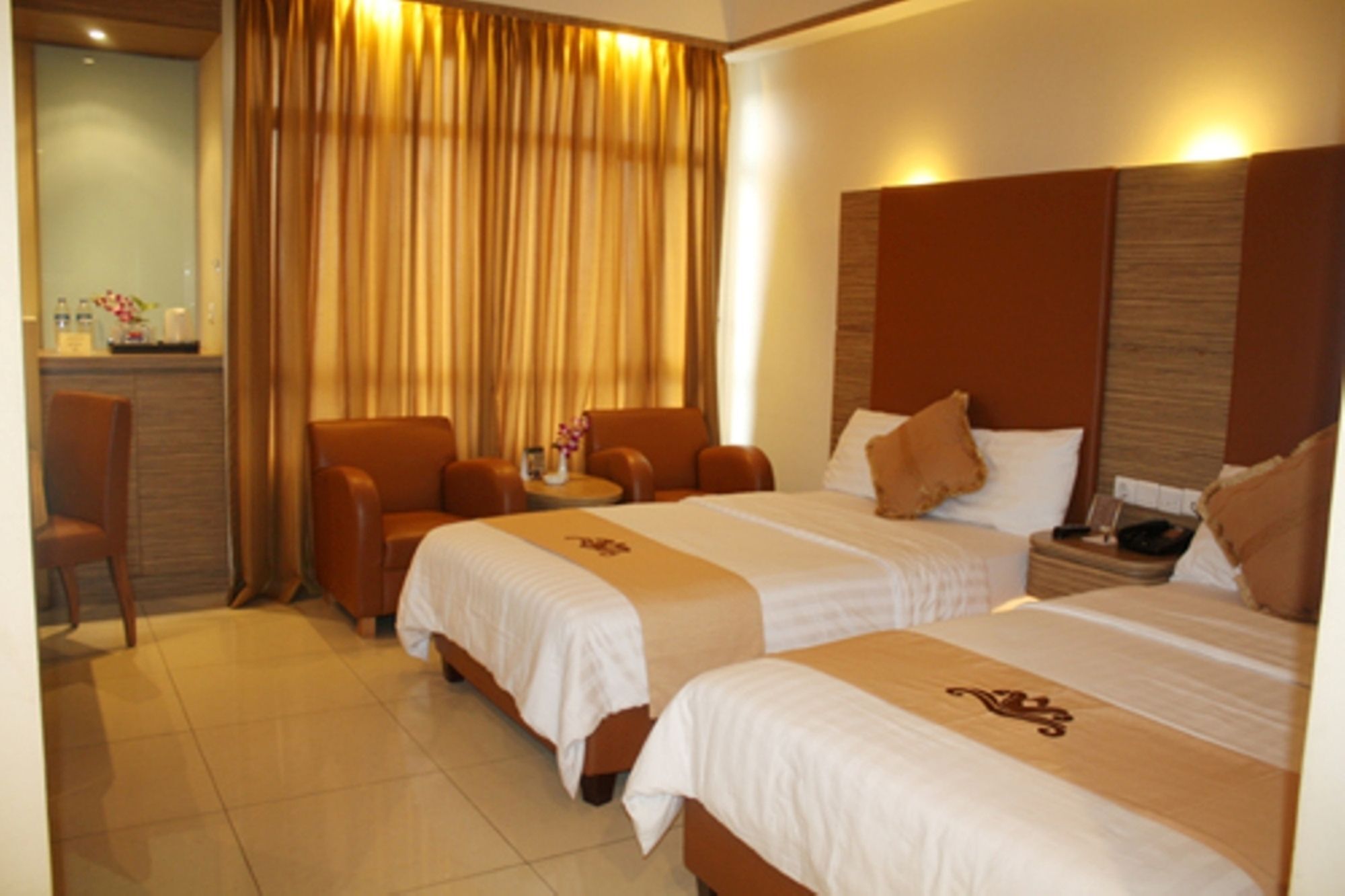 Grand Pasundan Convention Hotel Бандунг Экстерьер фото