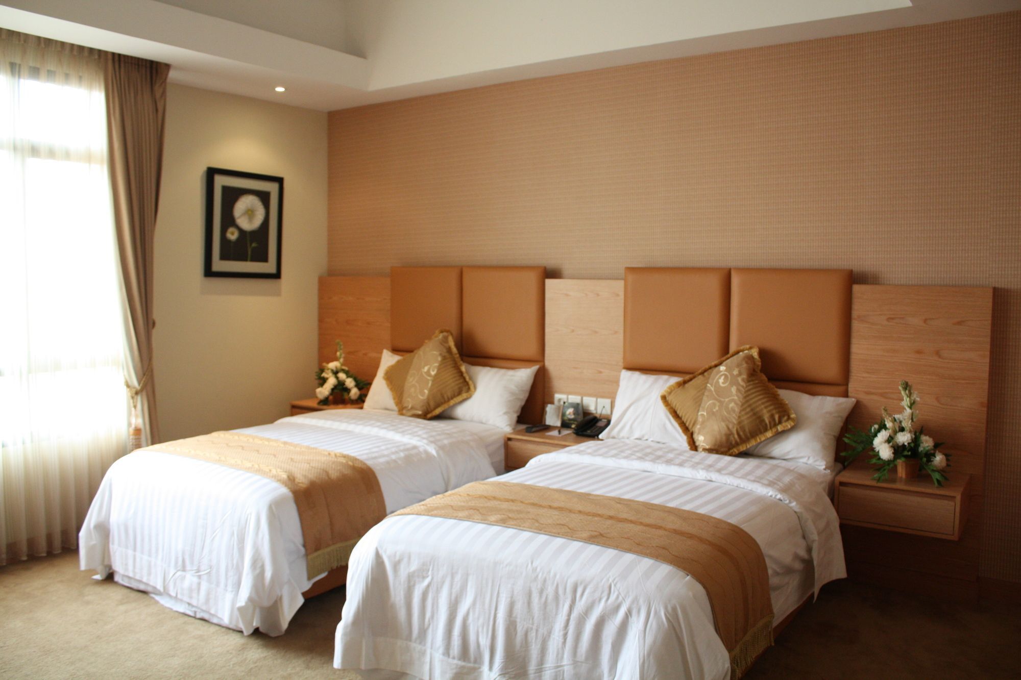 Grand Pasundan Convention Hotel Бандунг Экстерьер фото