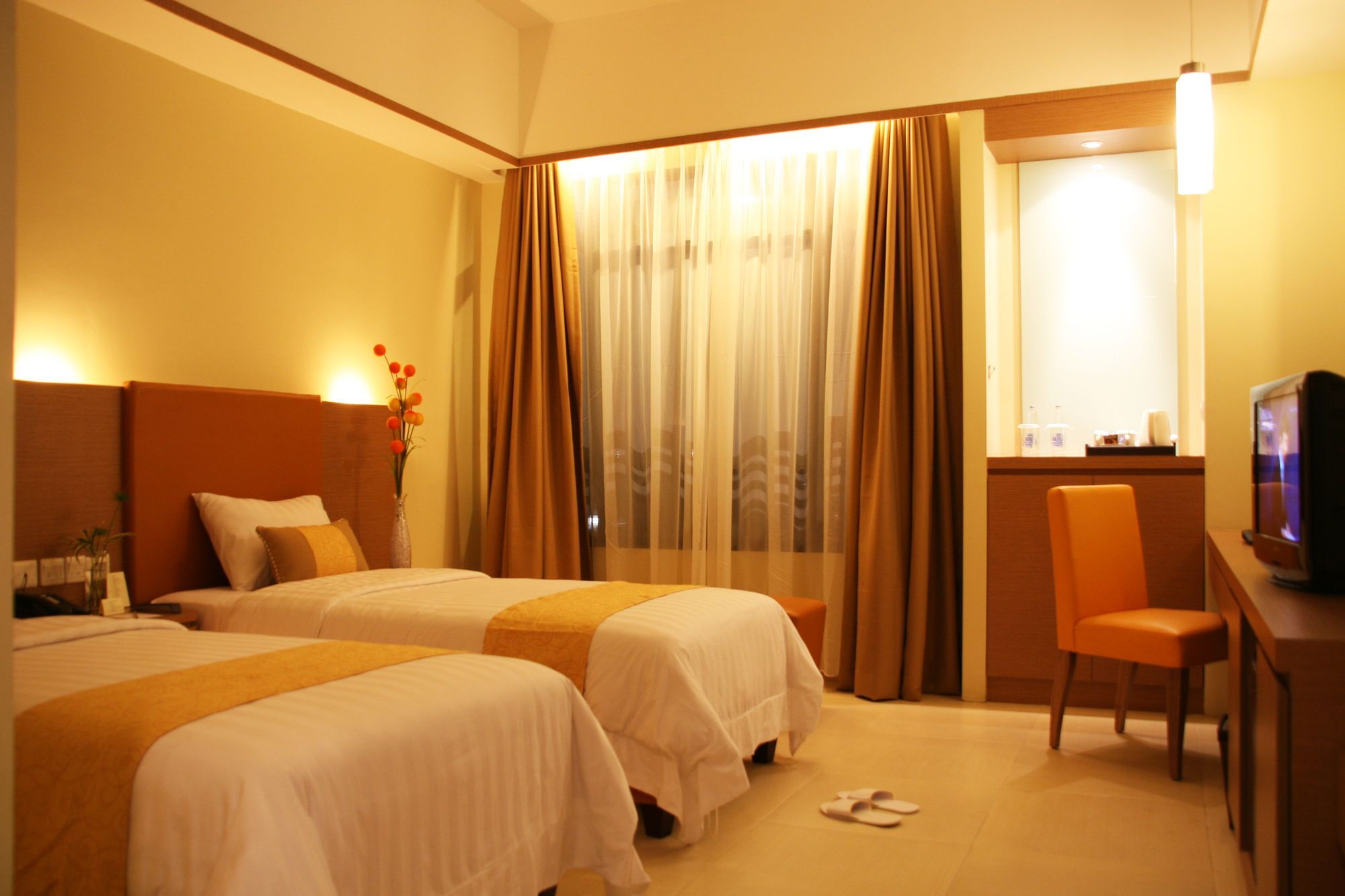Grand Pasundan Convention Hotel Бандунг Экстерьер фото